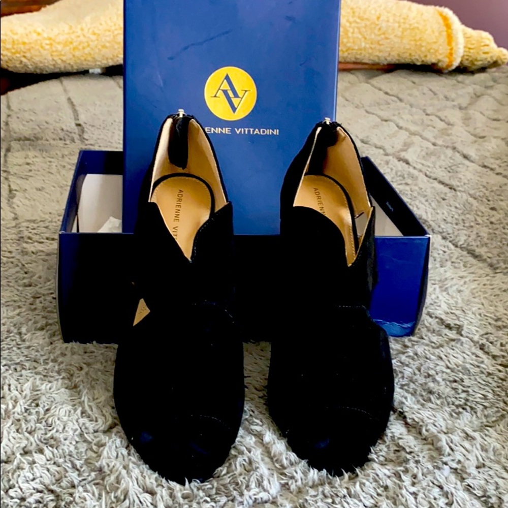 Adrienne Vittadini Black Suede Heels